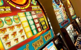 burma999 အက်ပ် ဖြင့် Myanmar National League Sportsbook Live Bet ကစားနေသောမြင်ကွင်း